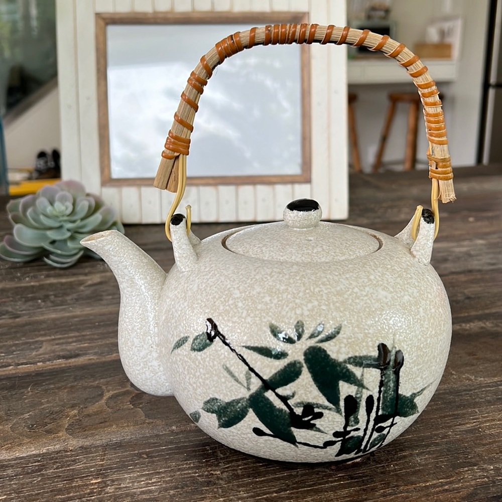 VINTAGE pottery Chinese Teapot in EUC